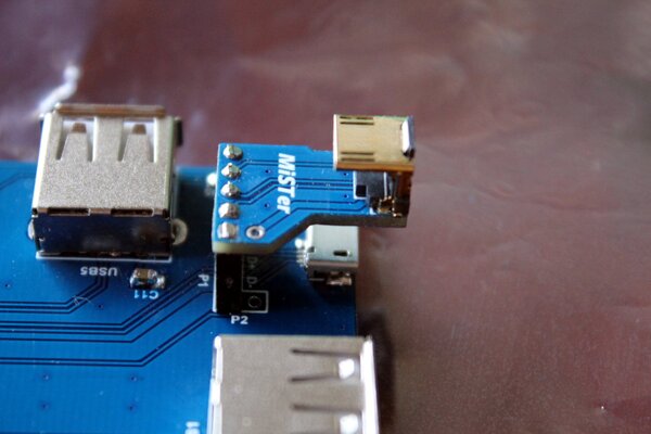 USB HUB 2.1 para Mister FPGA usando un jack para alimentación externa
