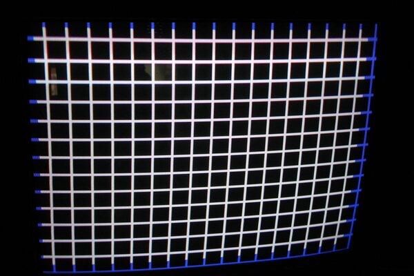 La infame pantalla de líneas cruzadas (crosshatch of death) de las Neo-Geo MVS cuando no reconocen los cartuchos